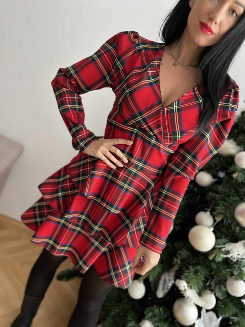 Anna kárované šaty