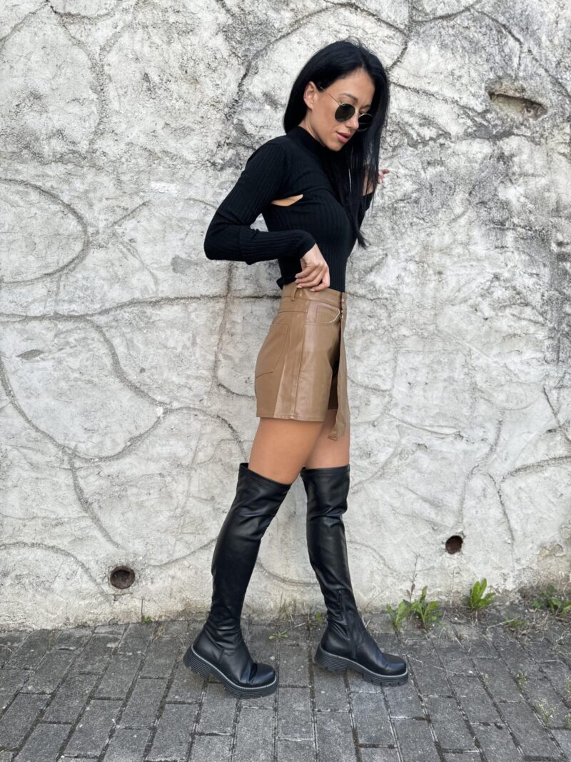 Koženkový skort hnedý - Image 3
