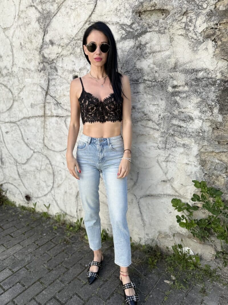 Krajkovaný bralet čierny - Image 3