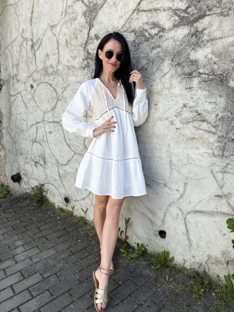 Mušelin šaty s hačkovaným detailom - Image 7